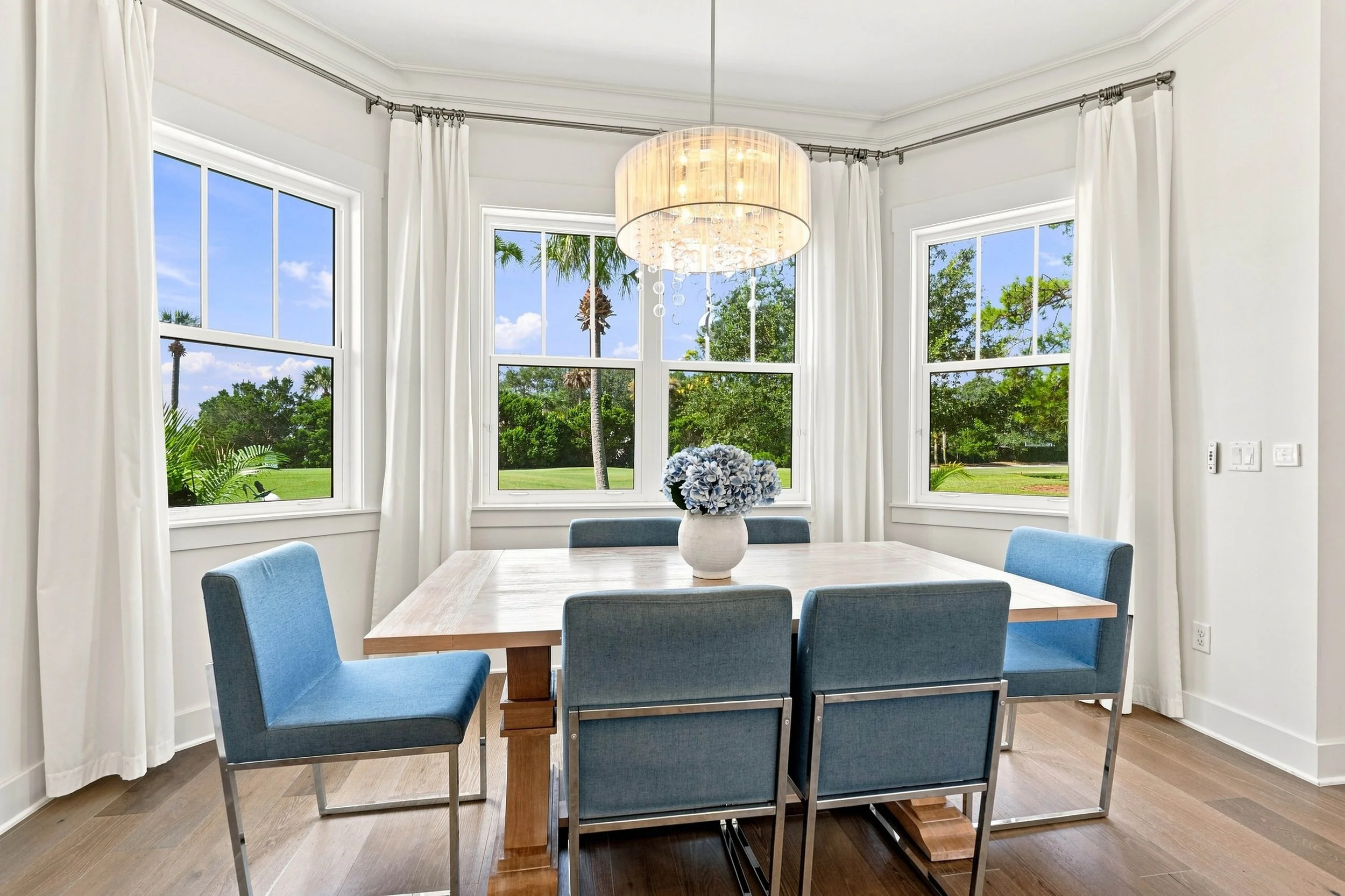 018-Breakfast Area.jpg