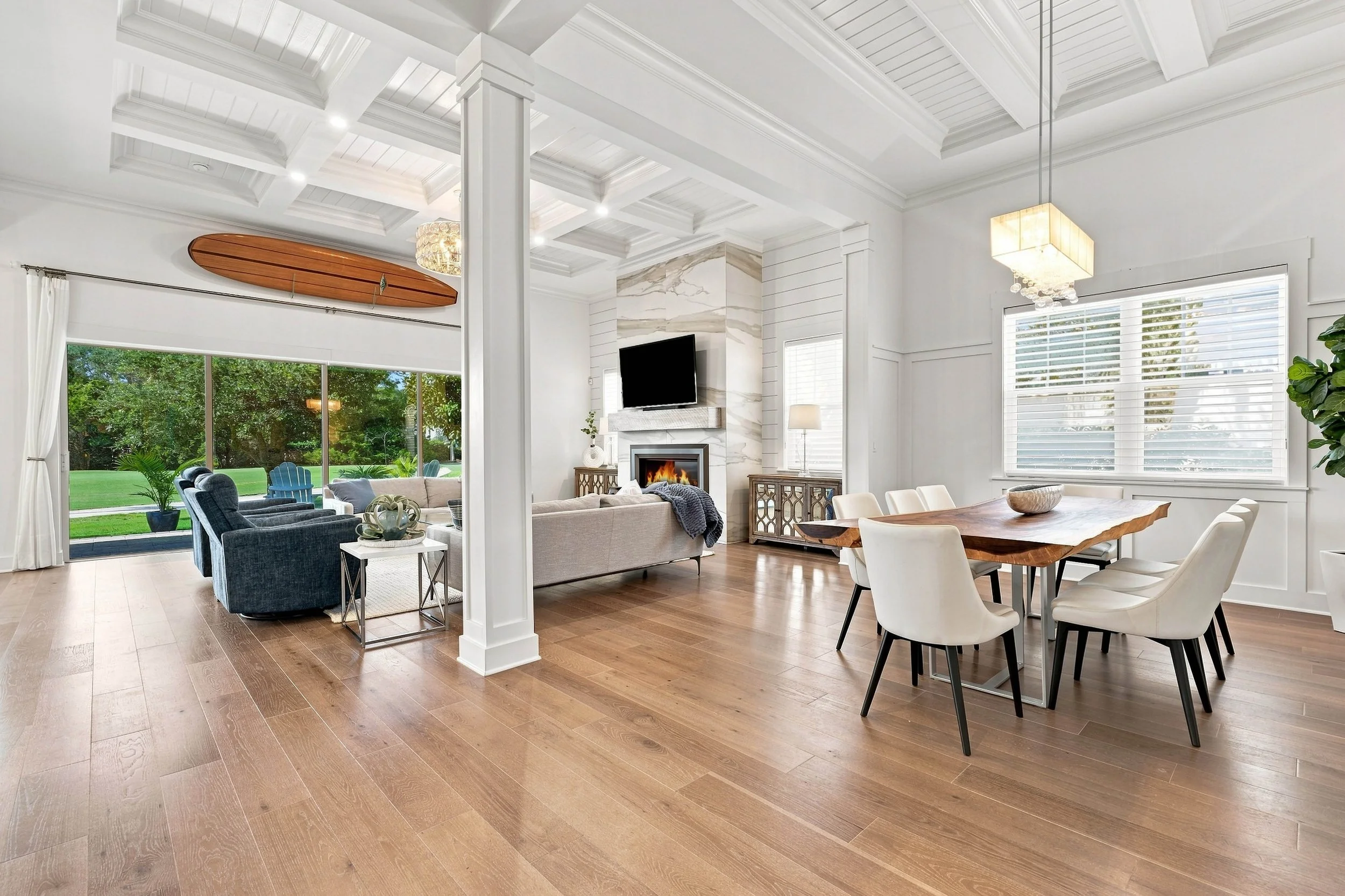 019-Dining Area.jpg