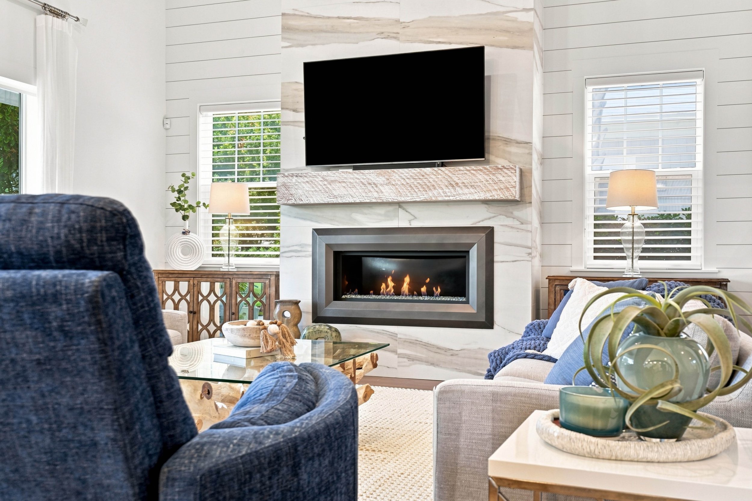 024-Living Room.jpg