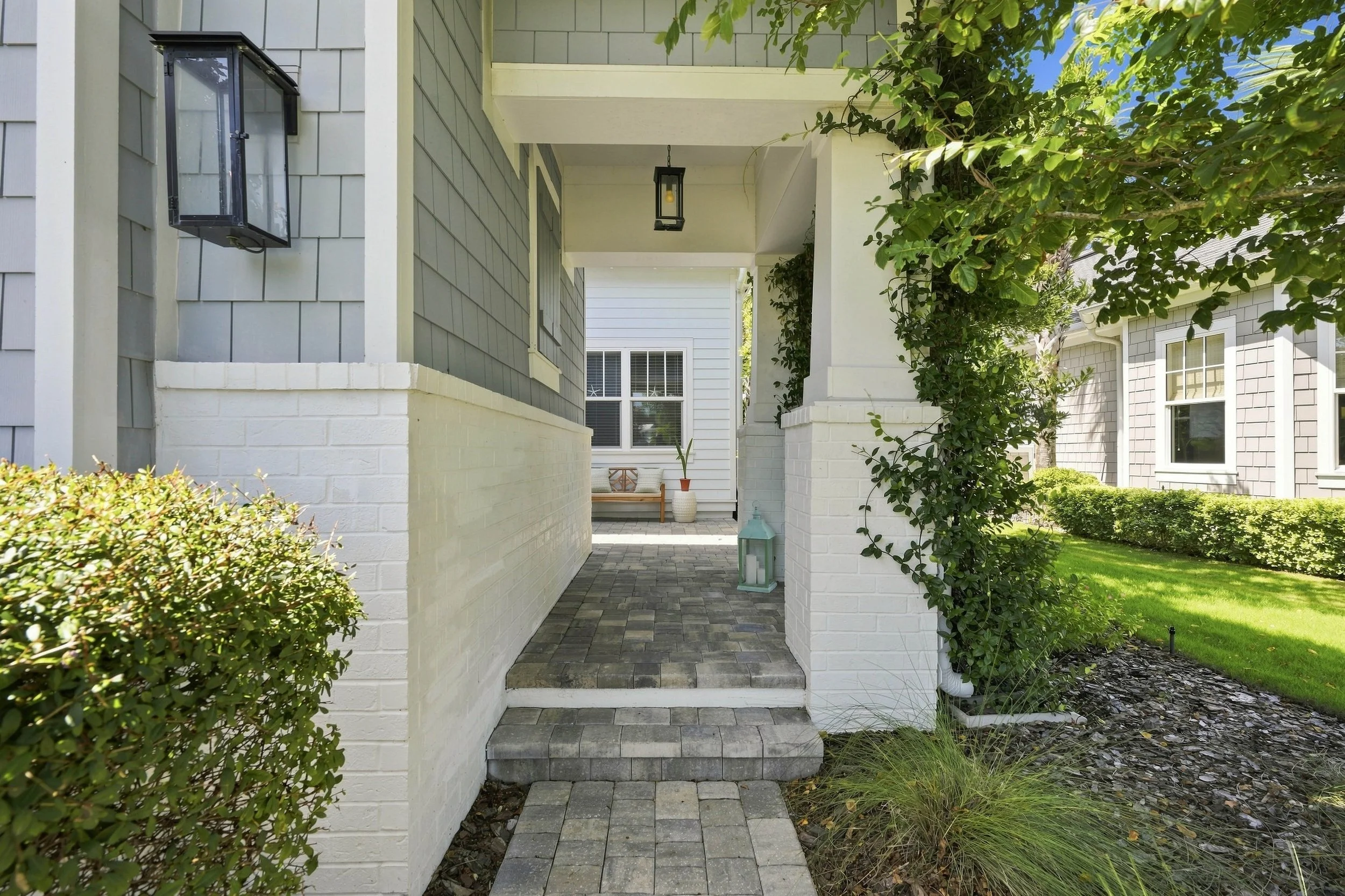 006-Front Entrance.jpg