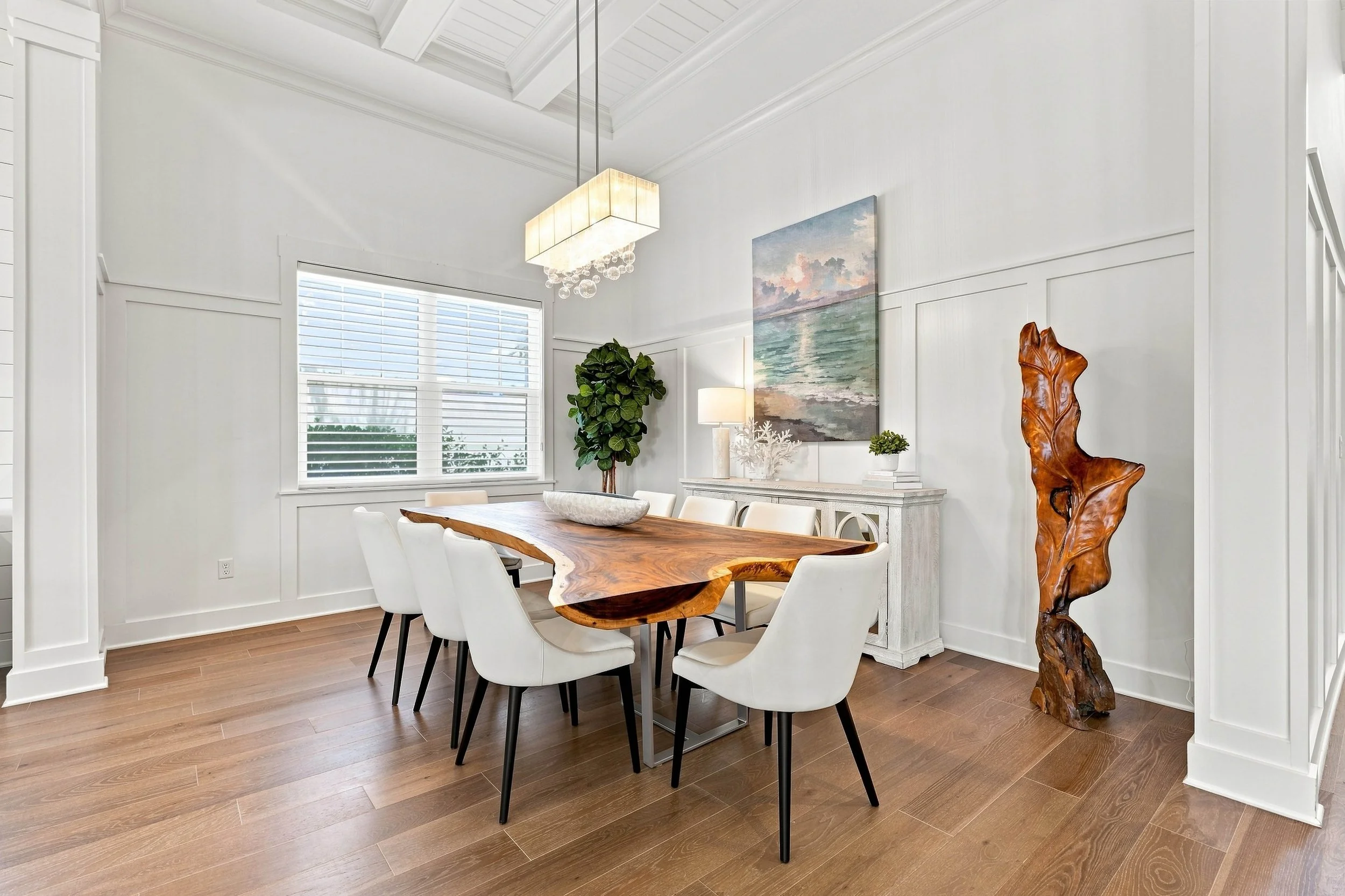 020-Dining Area.jpg
