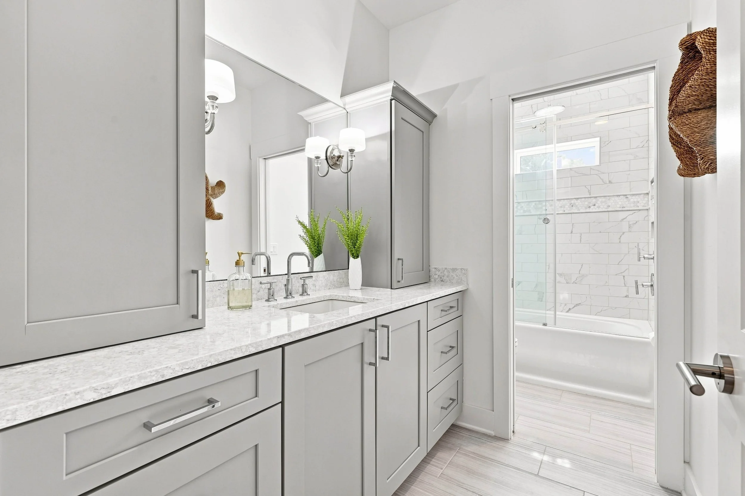 049-Bathroom 3.jpg