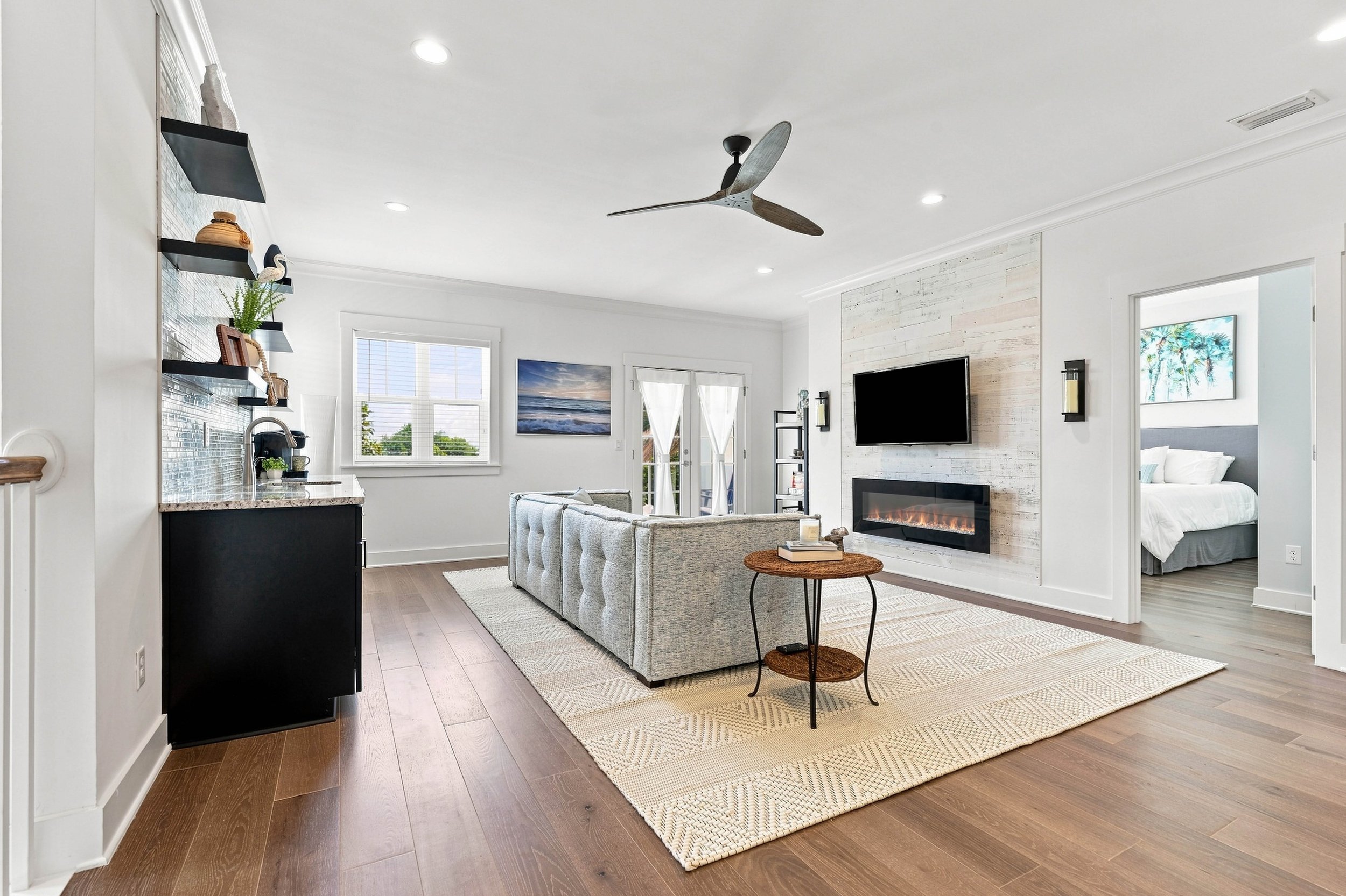 044-Family Room.jpg