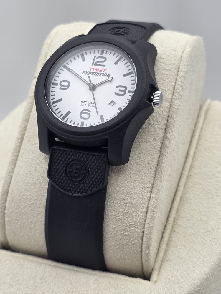 Timex Expedition T40801 Camper - Left.jpg