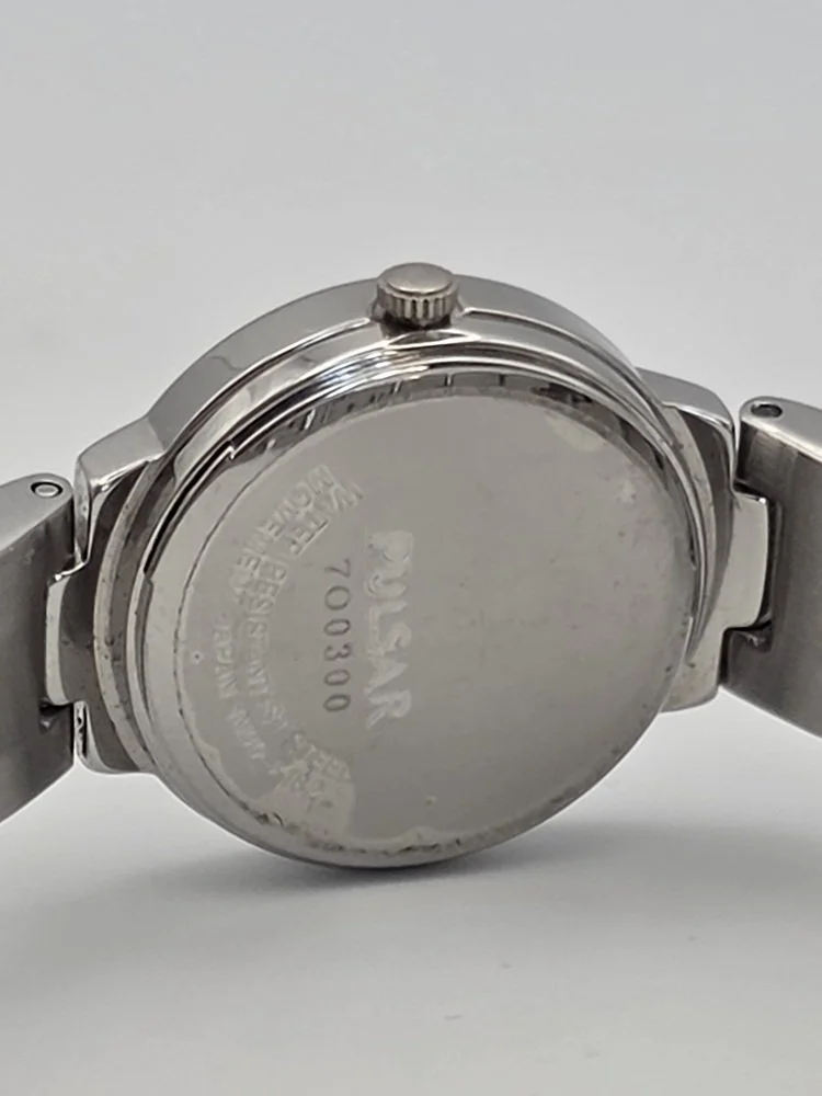 Pulsar 1N00-X1B2 - Caseback.jpg