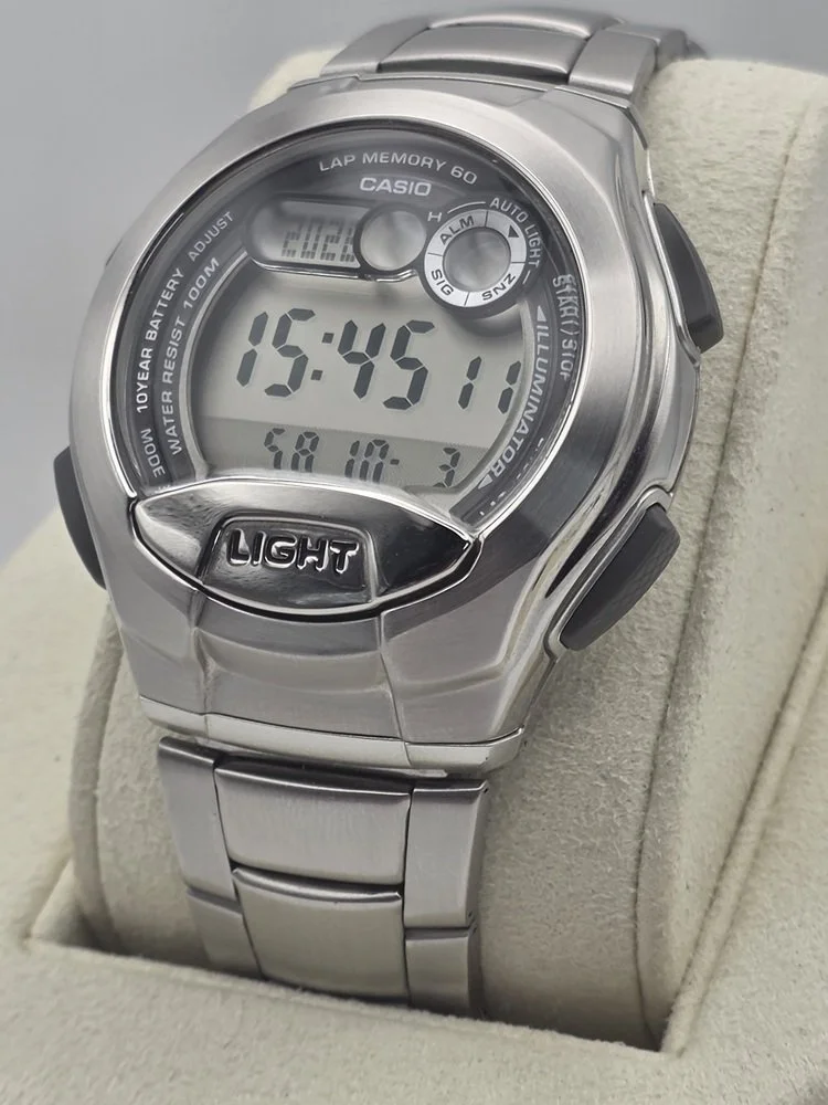 Casio W-752D-1AV - Left.jpg