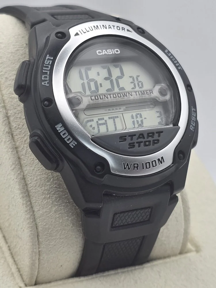 Casio W-756 - Right.jpg