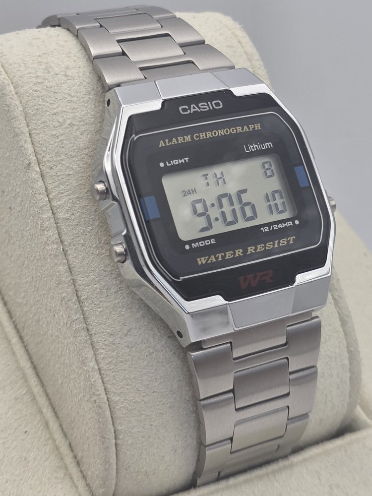Casio A163WA-1QES - Right.jpg