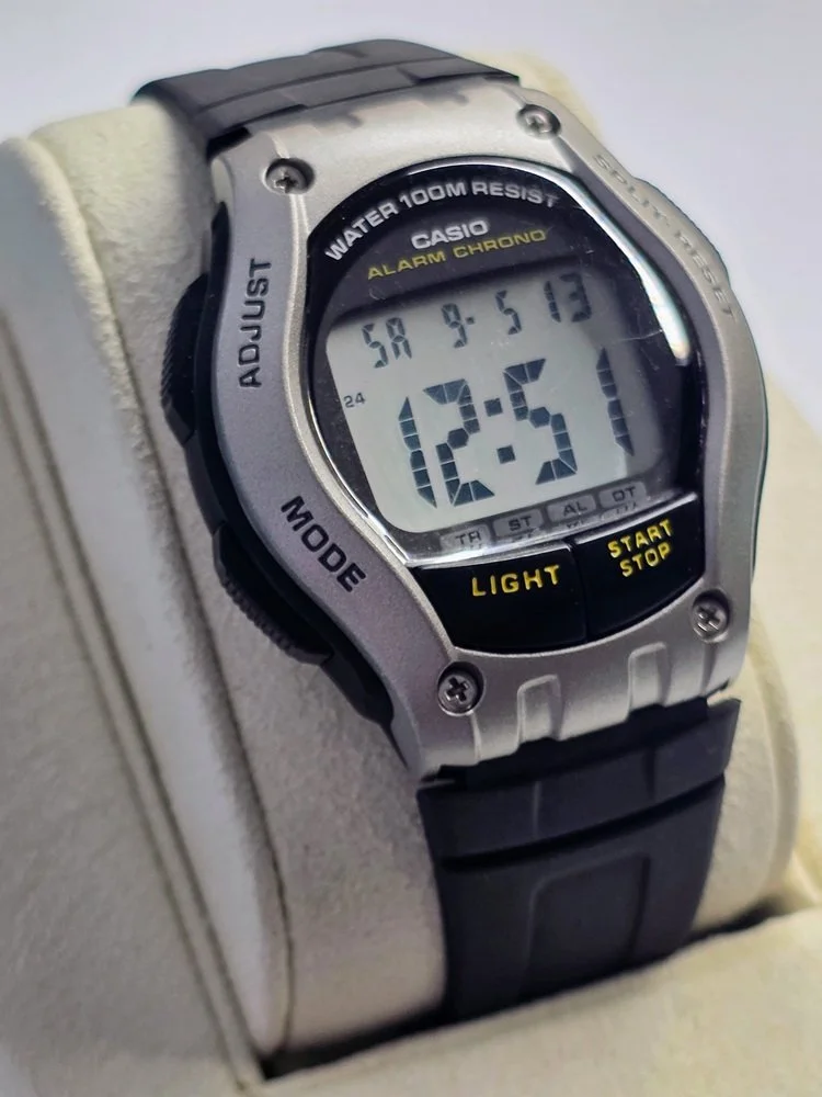 Casio W-732H-9AV Right.jpg