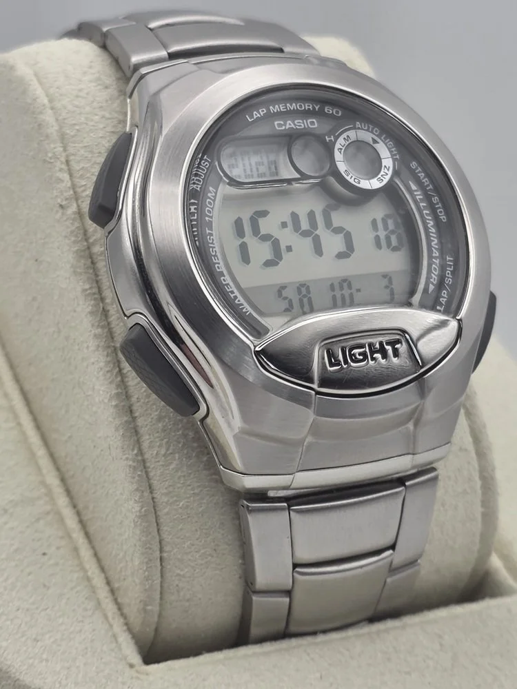 Casio W-752D-1AV - Right.jpg