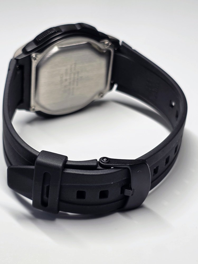 Casio W-732H-9AV Rear.jpg