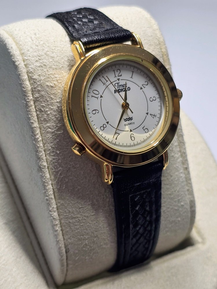 Timex 20012 Indiglo Right.jpg