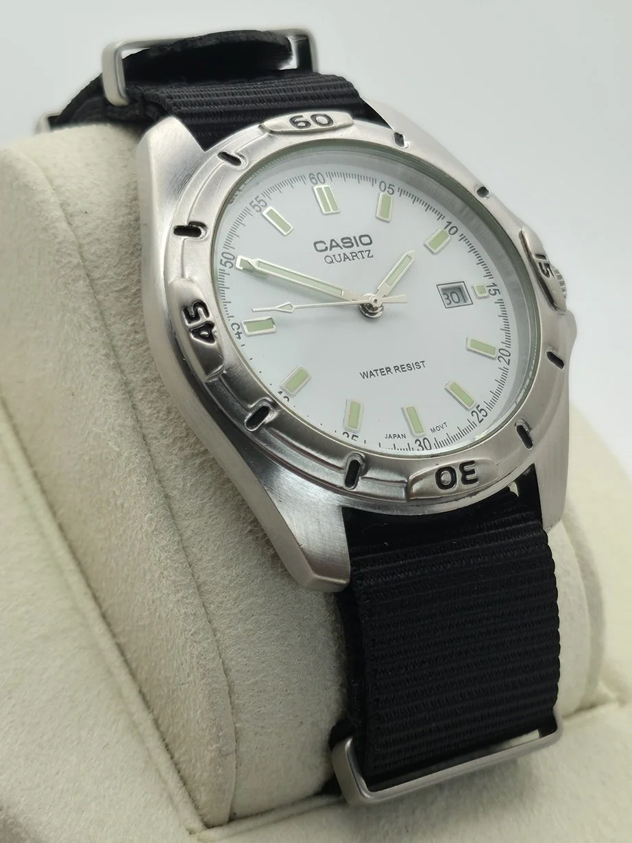 Casio MTP-1244 - Right.jpg