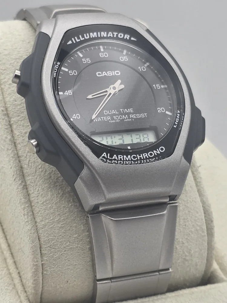 Casio AQ-140WD-1EVQ - Right.jpg