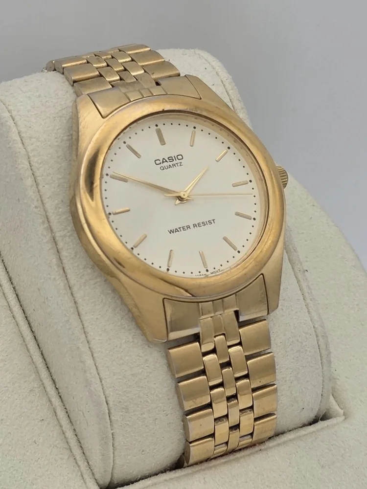 Casio MTP-1129 - Right.jpg