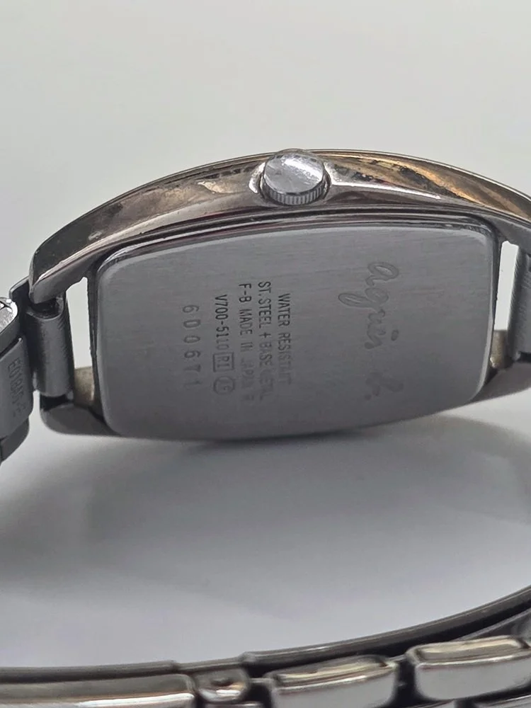 Agnès b. V700-5110 - Caseback.jpg