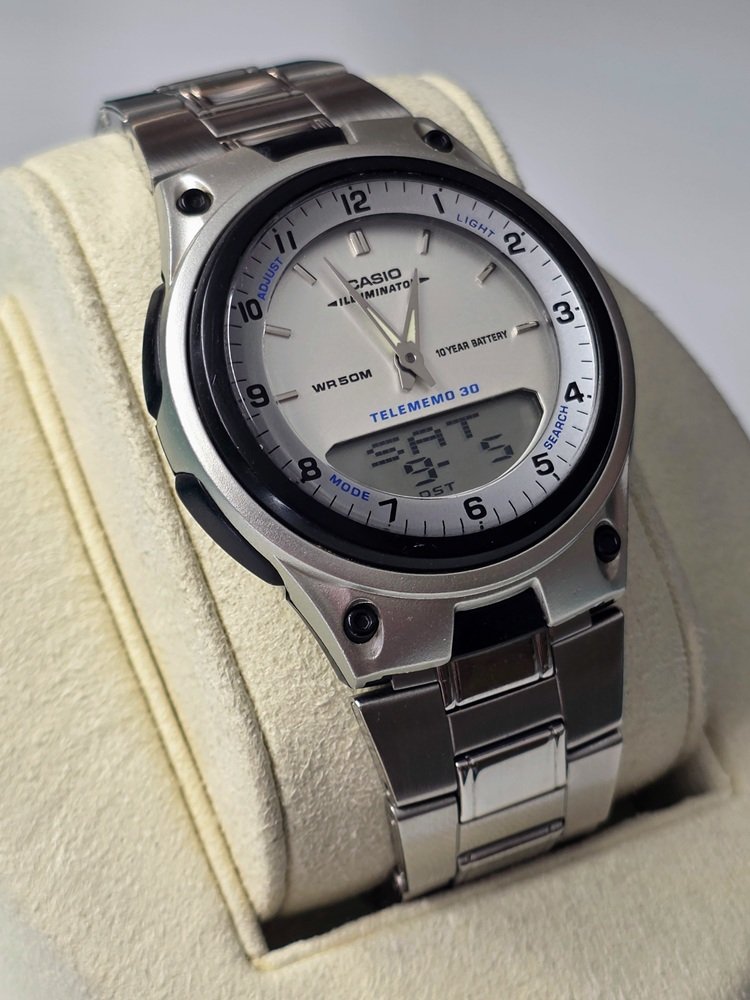 Casio AW-80 Right.jpg
