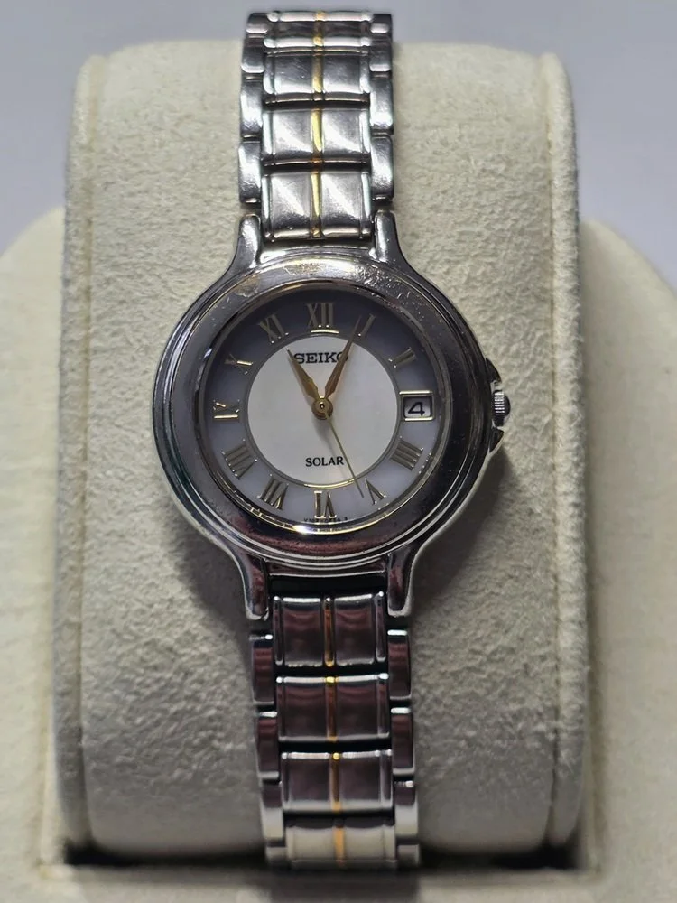 Seiko Solar V182-0C70 Front.jpg