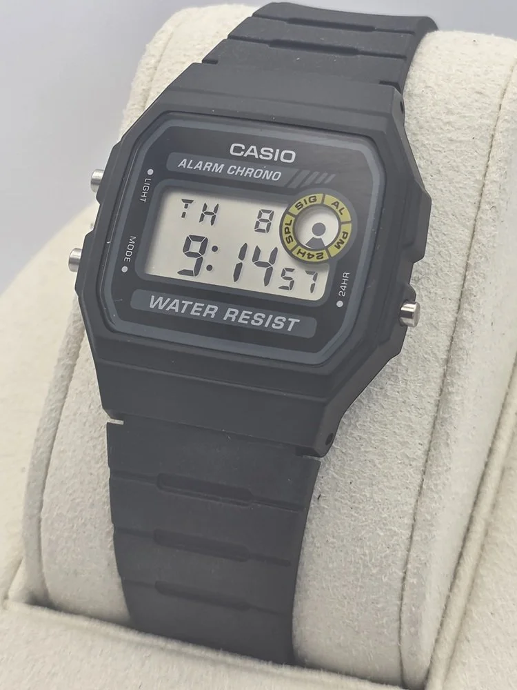 Casio F-94WA-8DG - Left.jpg