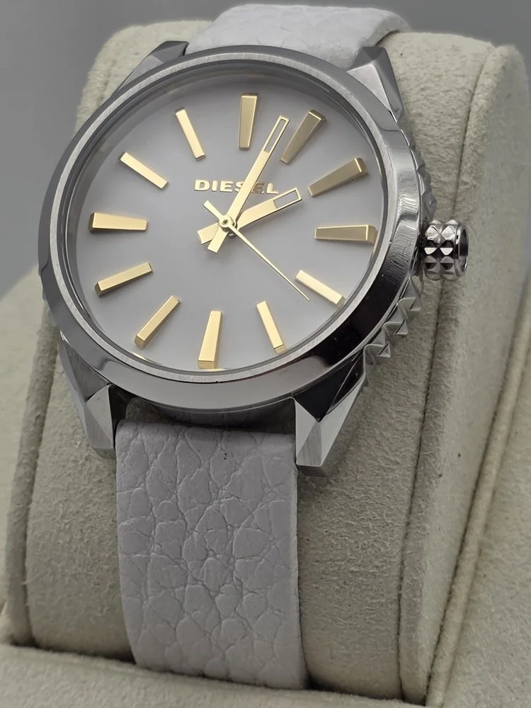 Diesel DZ5501 - Left.jpg