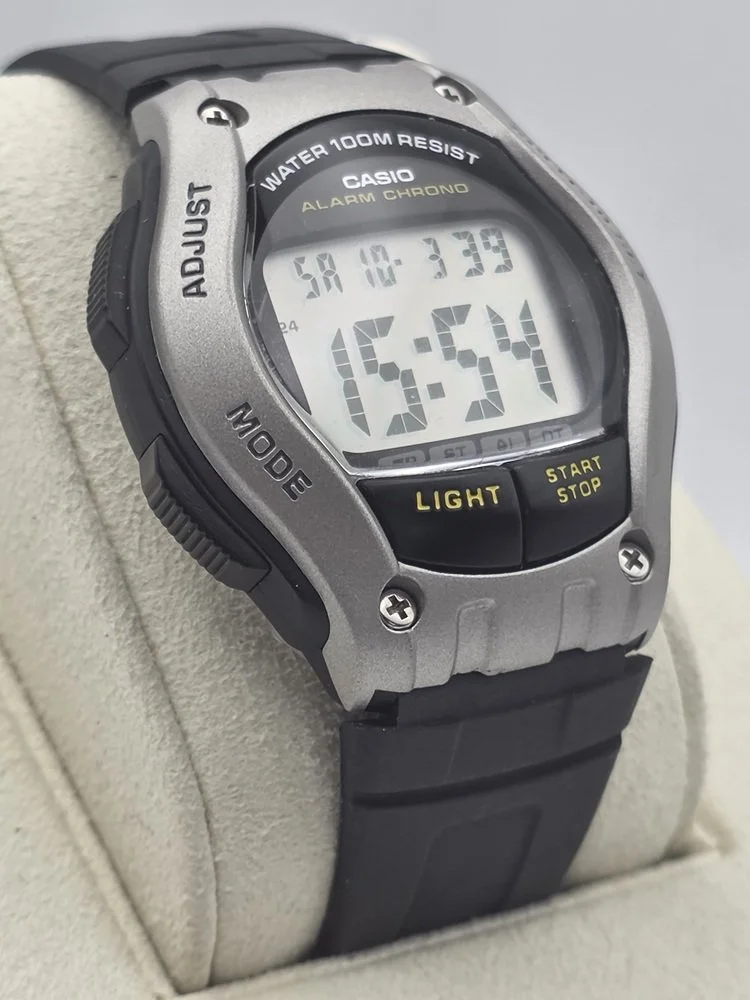 Casio W-732H-9AV - Right.jpg