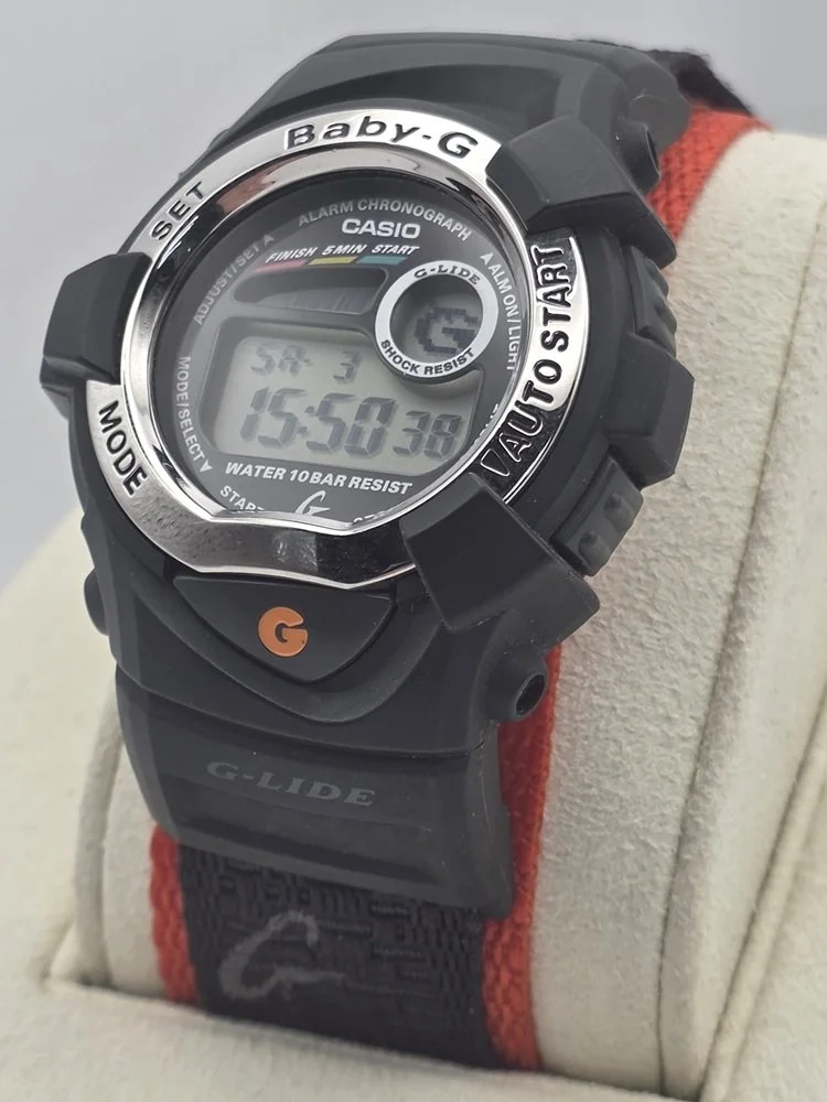 Baby-G BGX-170 - Left.jpg
