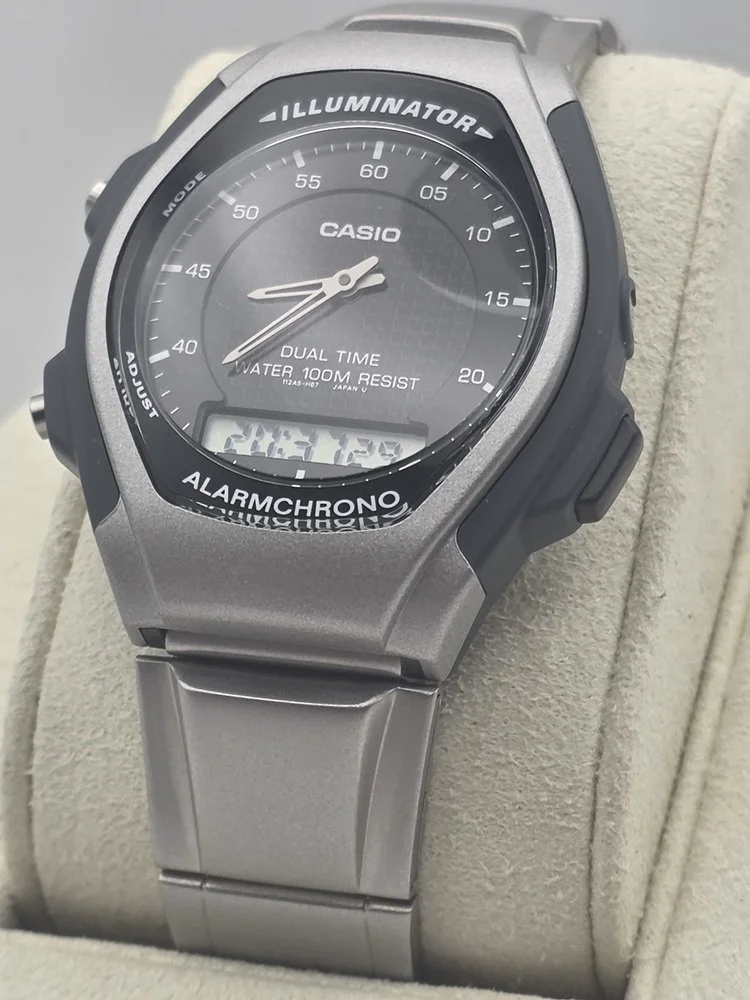 Casio AQ-140WD-1EVQ - Left.jpg