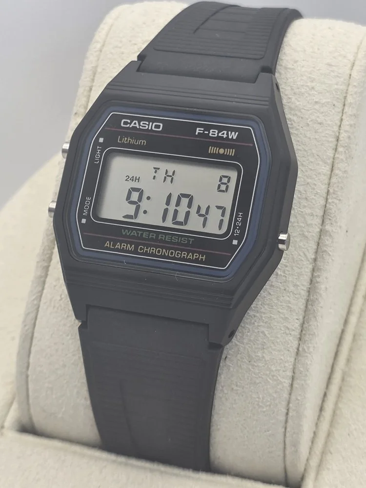 Casio F-84W-1QJH - Left.jpg