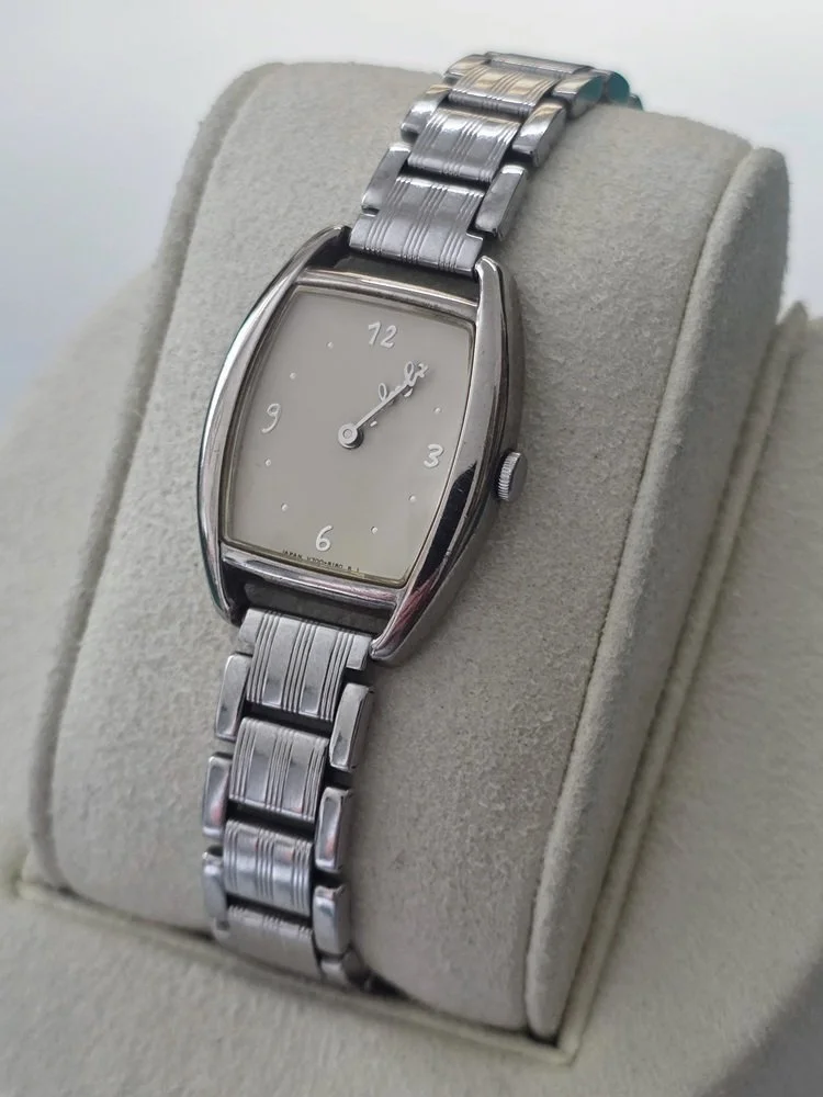 Agnès b. V700-5110 - Left.jpg