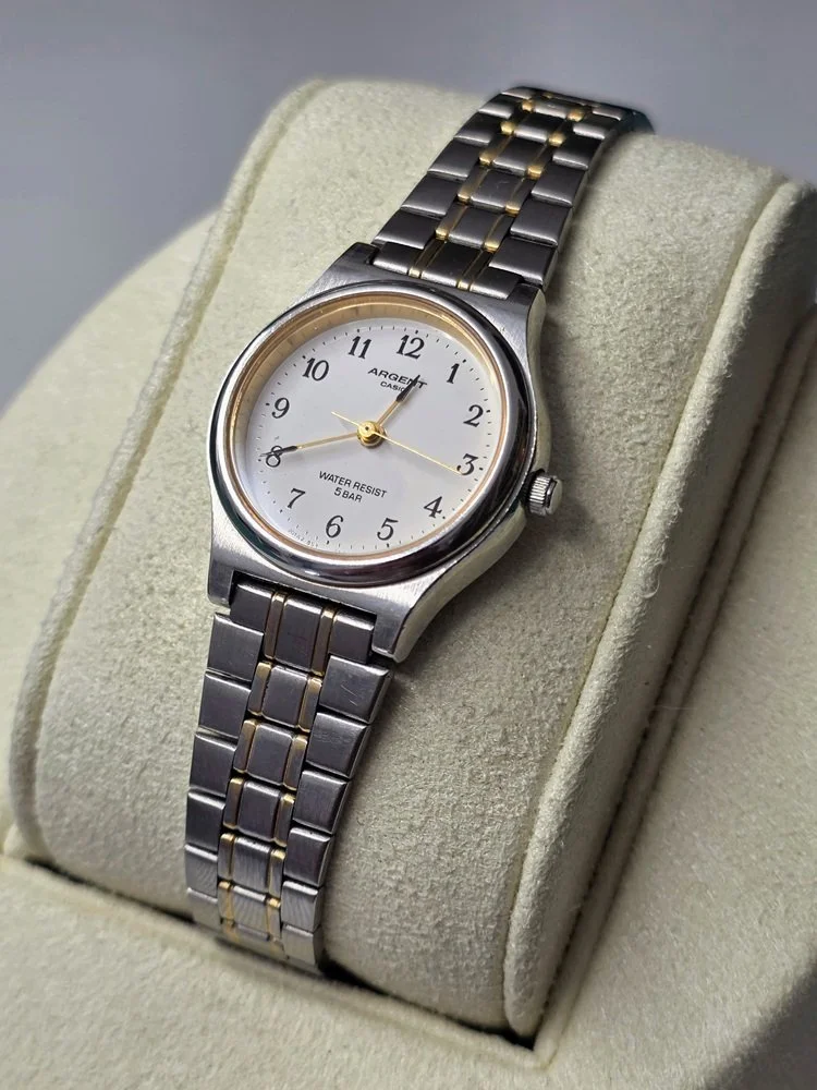 Casio Argent LTW-57 Left.jpg