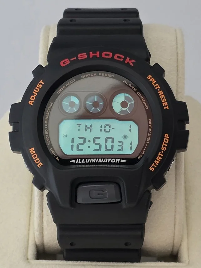 G-Shock DW-6900G-1V - Electroluminescent Backlight.jpg