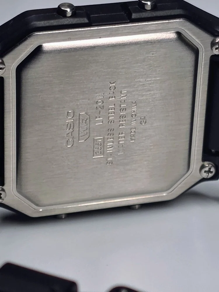 Casio LF-20W-1AEF Caseback.jpg