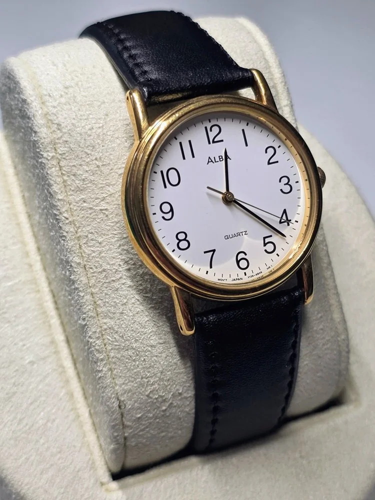 Seiko - Alba Y136 Right.jpg