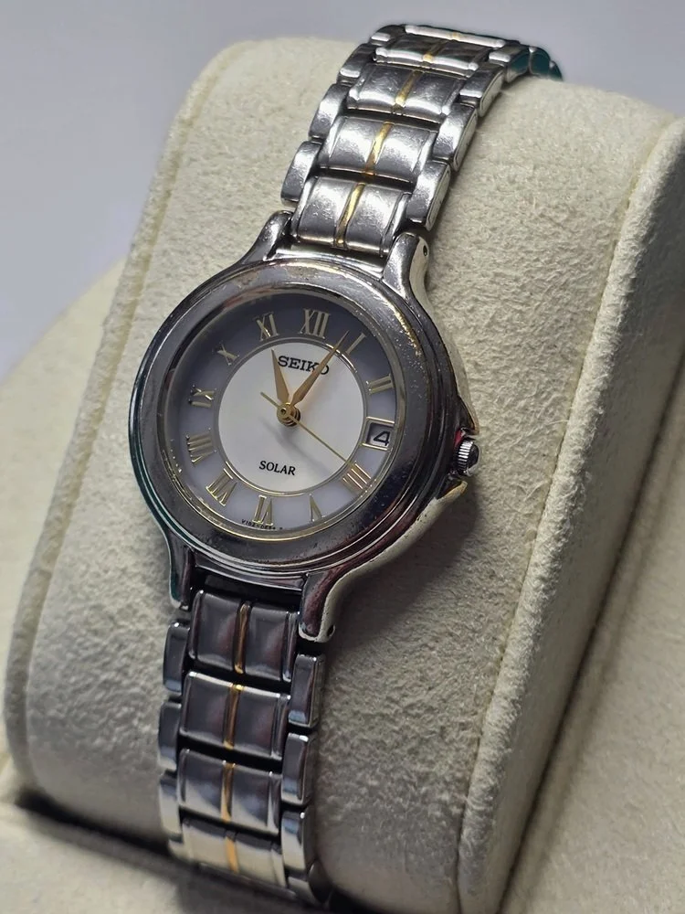 Seiko Solar V182-0C70 Left.jpg