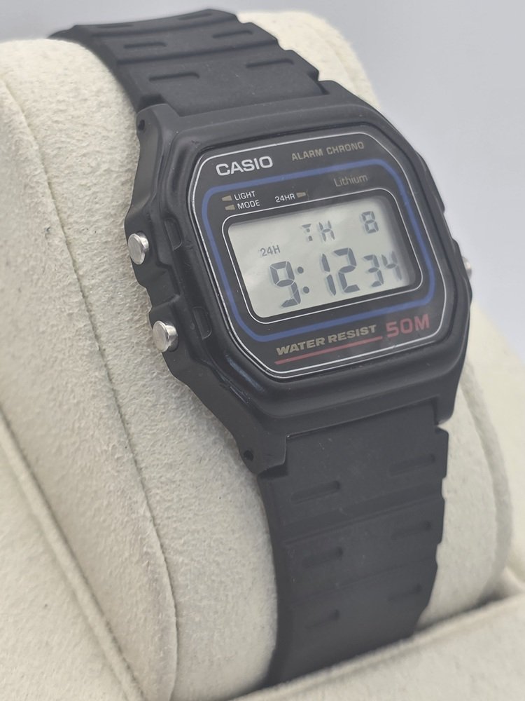 Casio W-59-1VQ - Right.jpg