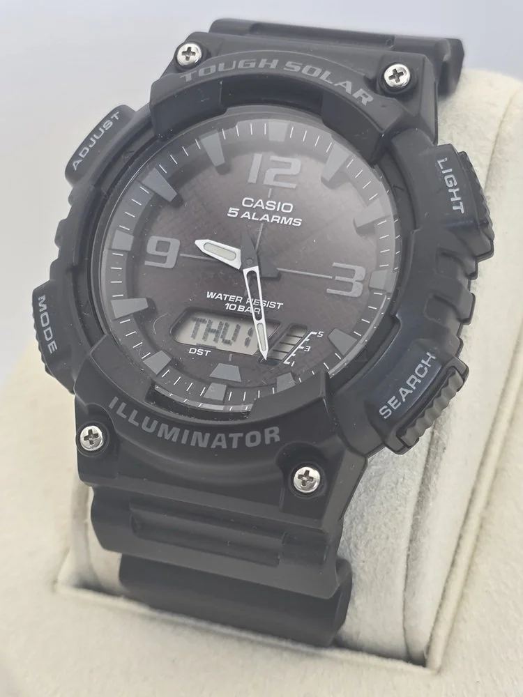AQ-S810W-1A2VEF - Left.jpg
