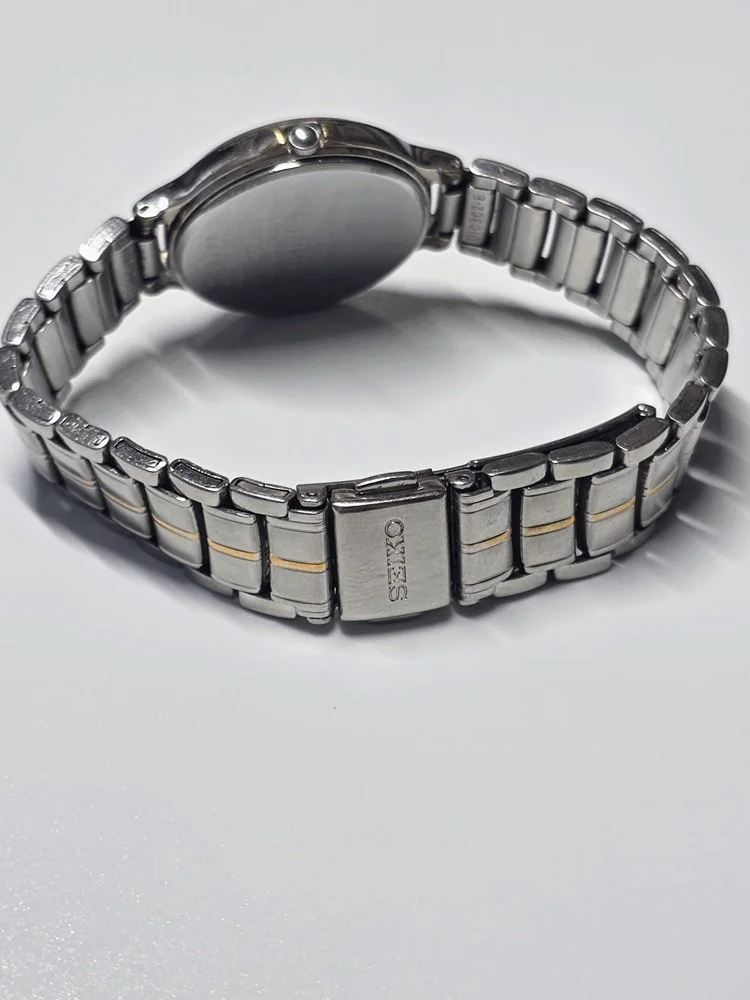 Seiko Solar V182-0C70 Rear.jpg