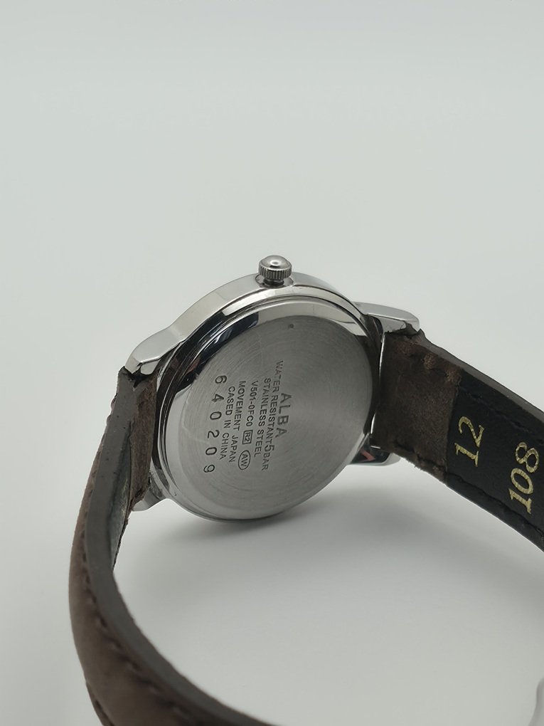 Alba V501-0FC0 - Caseback.jpg