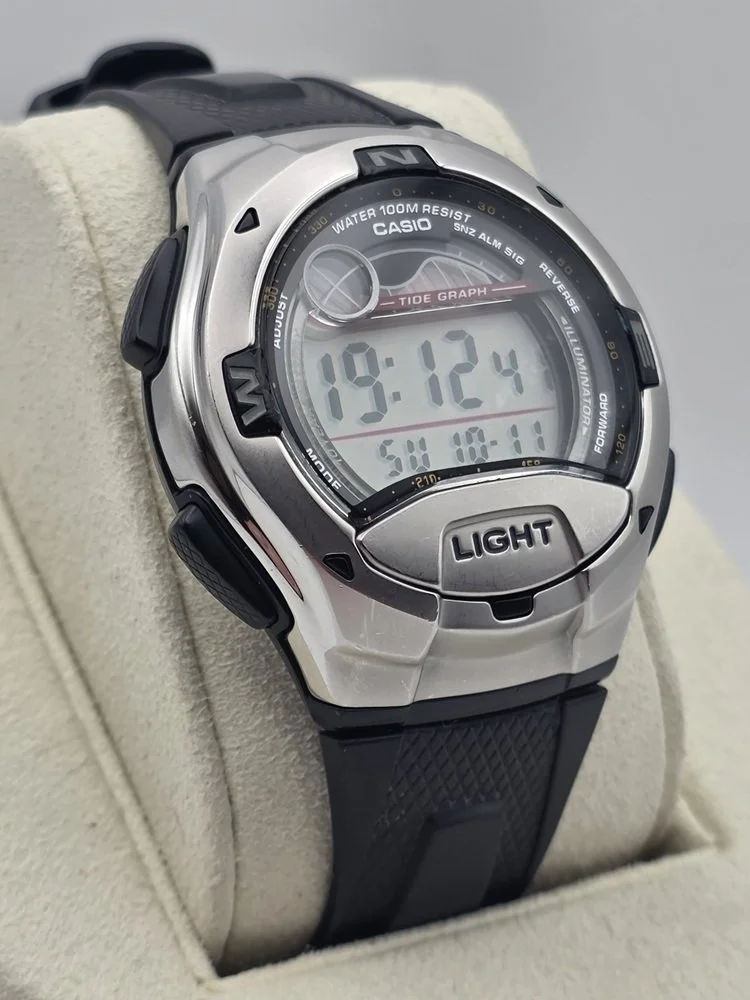Casio W-753-1AV - Right.jpg