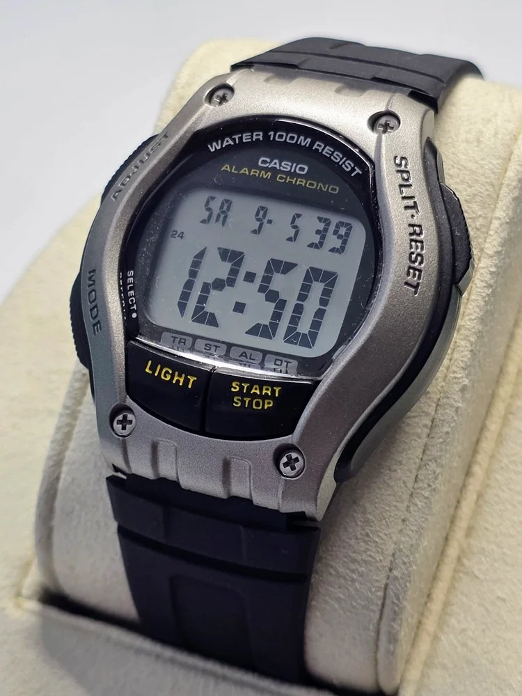 Casio W-732H-9AV Left.jpg