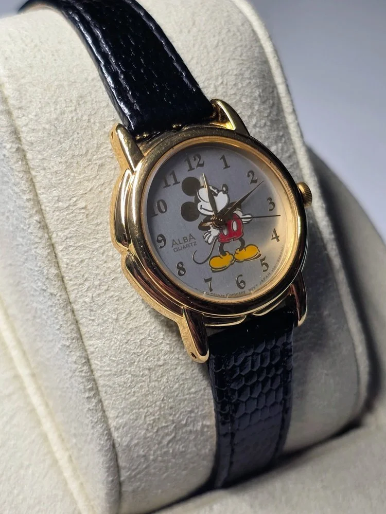 Alba V501-0170 R1 Mickey Mouse Right.jpg