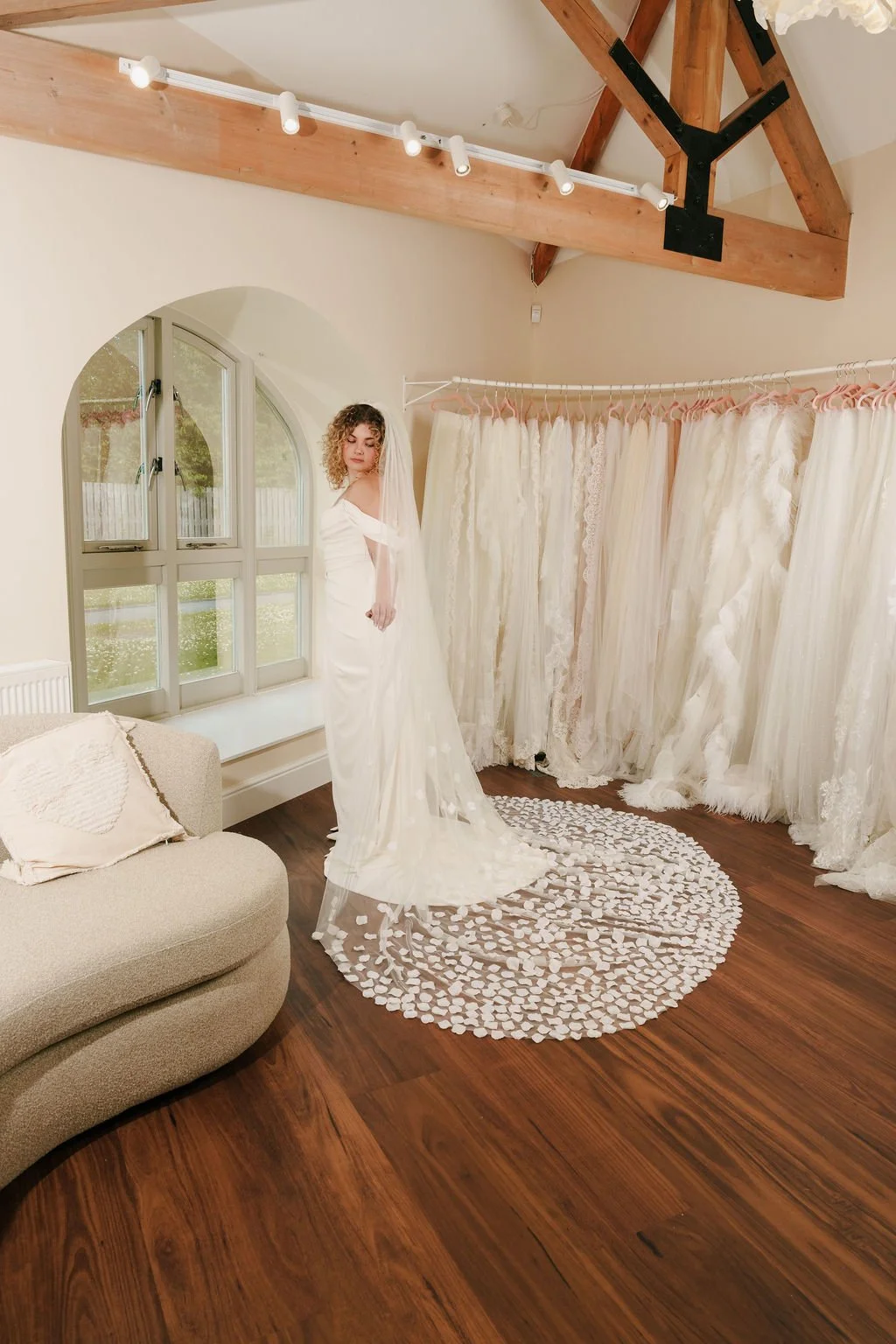 Petal Scatter Veil