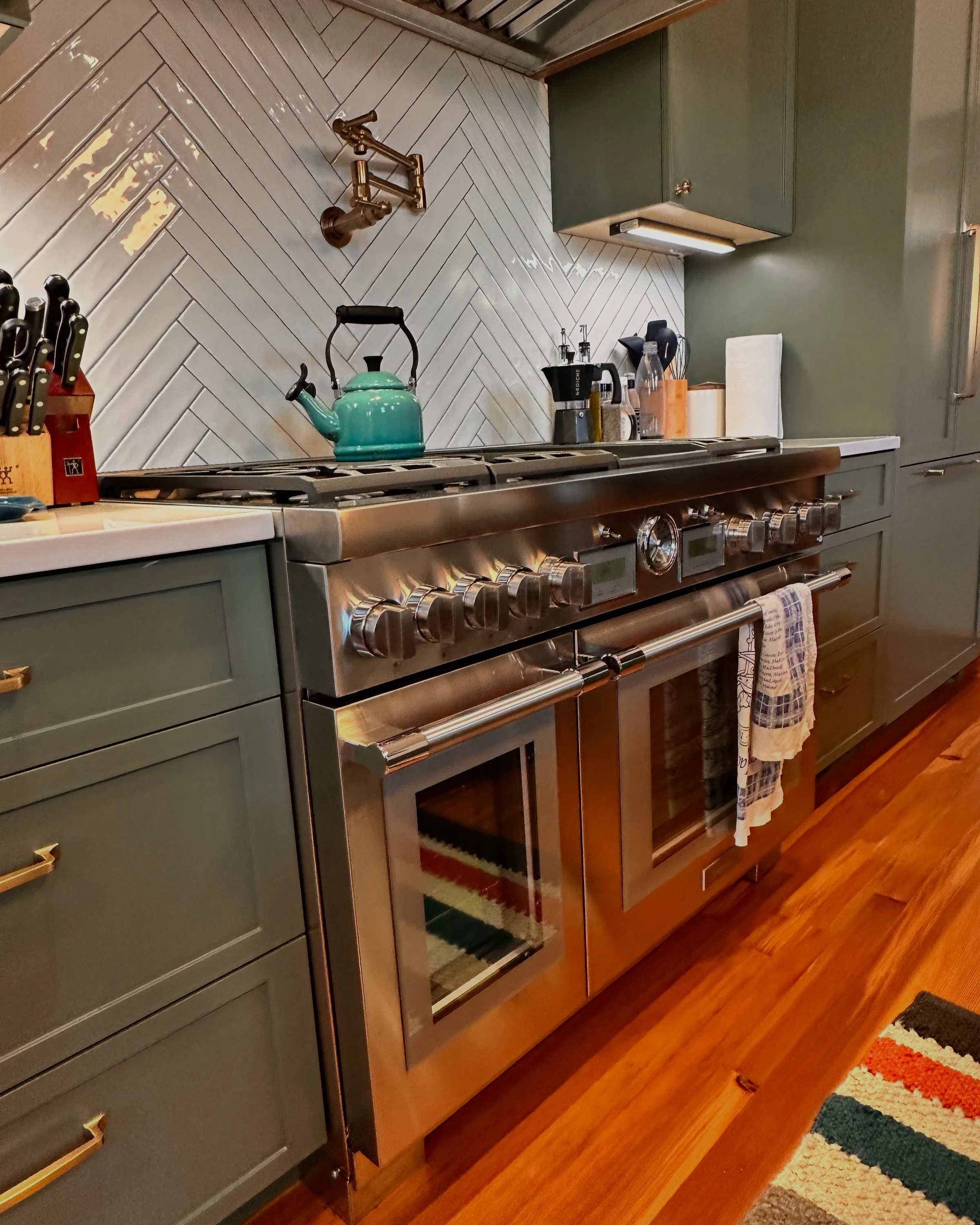 green-kitchen-pro-range.jpg