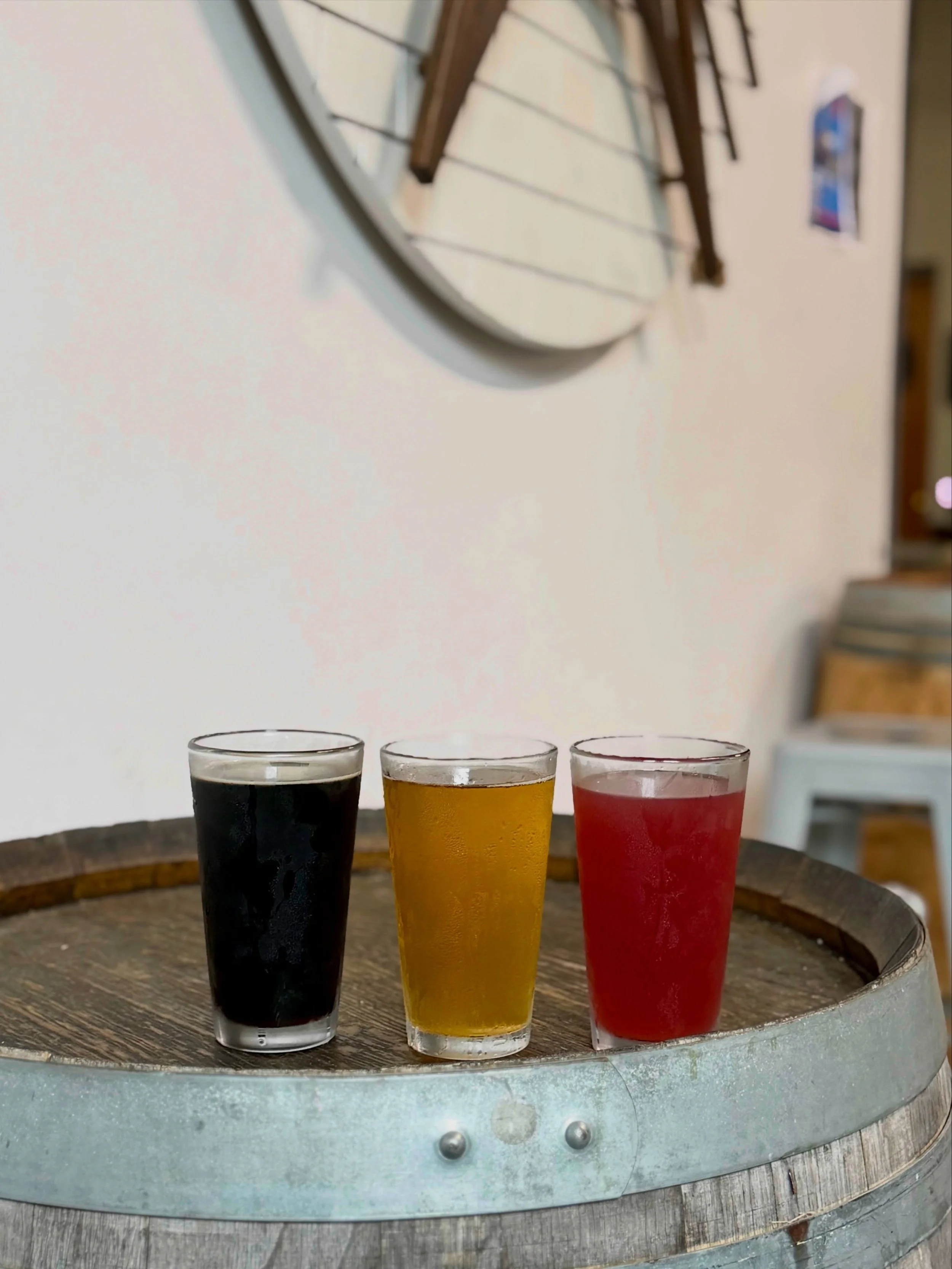 The weekend forecast? Crisp air and fresh pints.

🍁Dark Side of the Maple - Porter
🌾Butternut the Hutt - Squash Ale
🥧Sour Slice of the Pie - Sour Blonde Ale

Friday 2-8 pm, Saturday 12-8 pm + Sunday 1-7 pm
