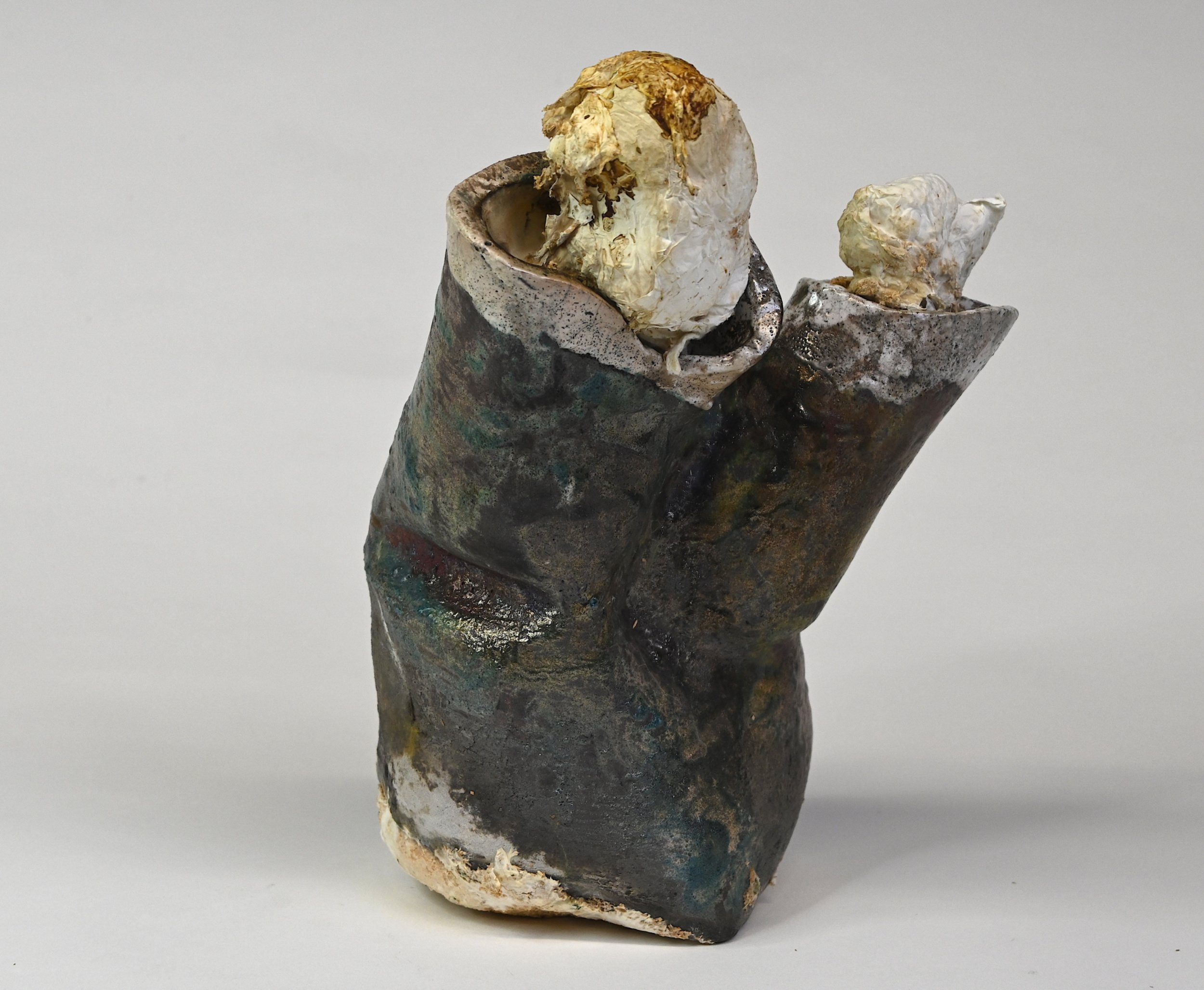 raku reishi II, ceramic, sawdust, reishi-mushroom, 23x19x19 cm, 2023   