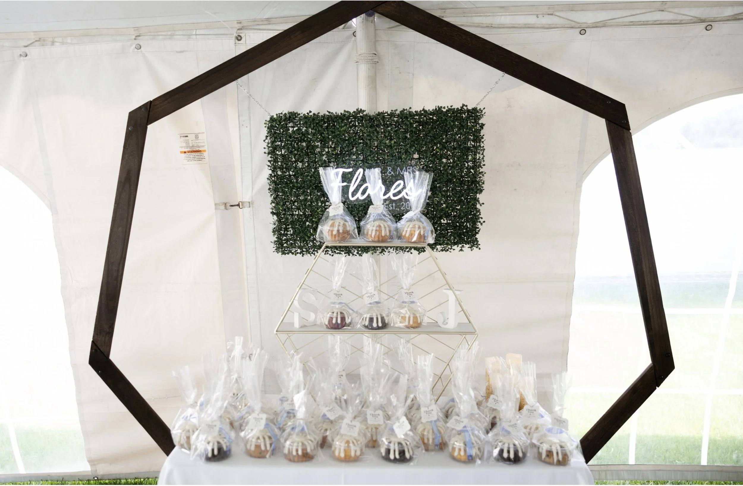 party favor table.jpg