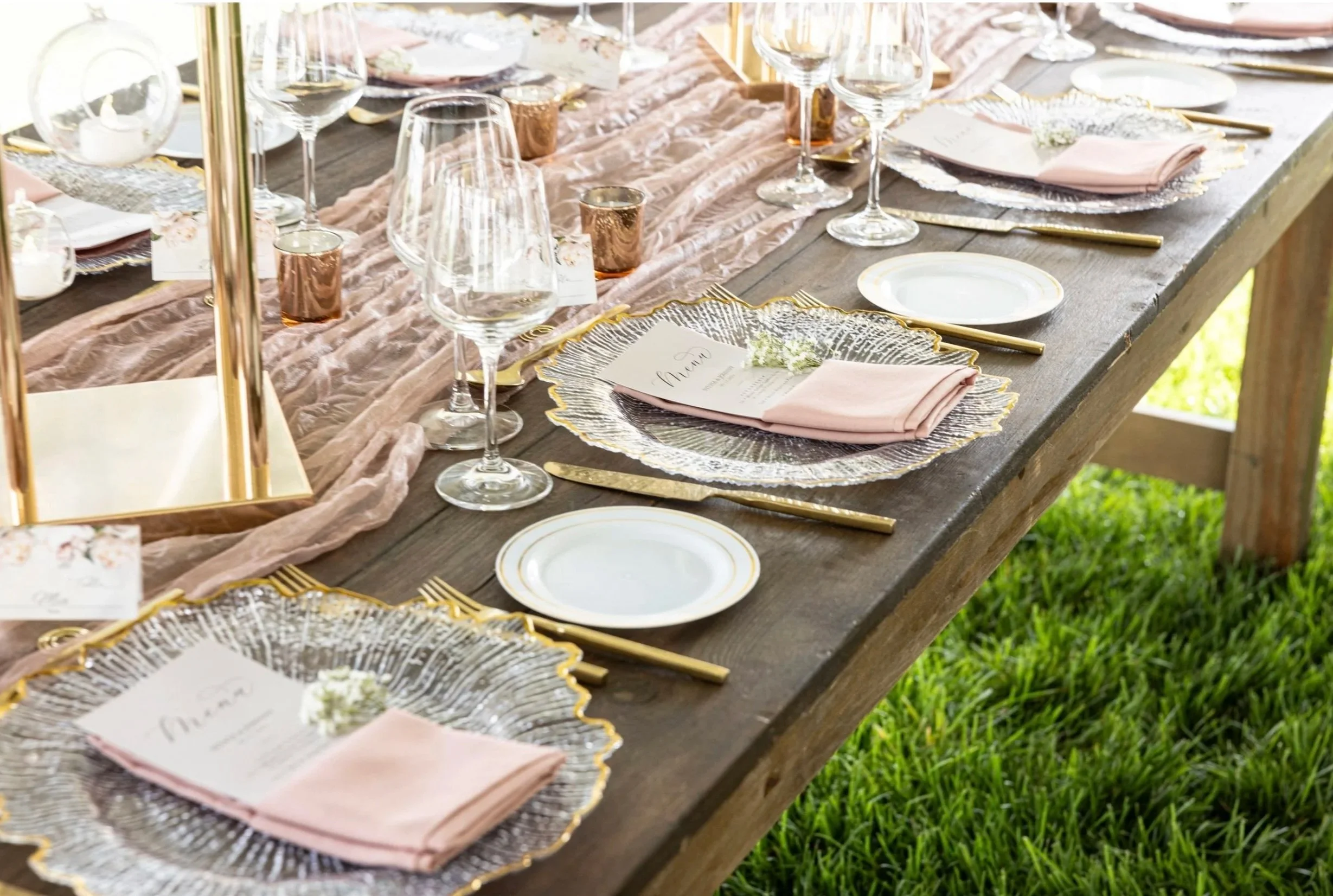 pink and gold table set-up