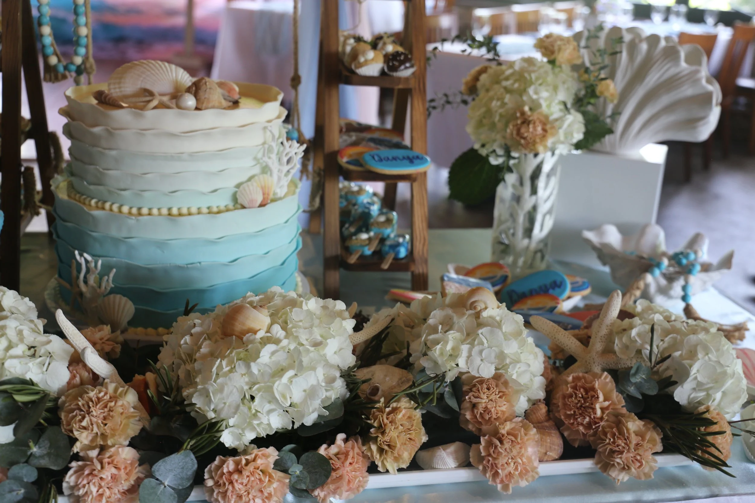 blue and white ombre cake.JPG