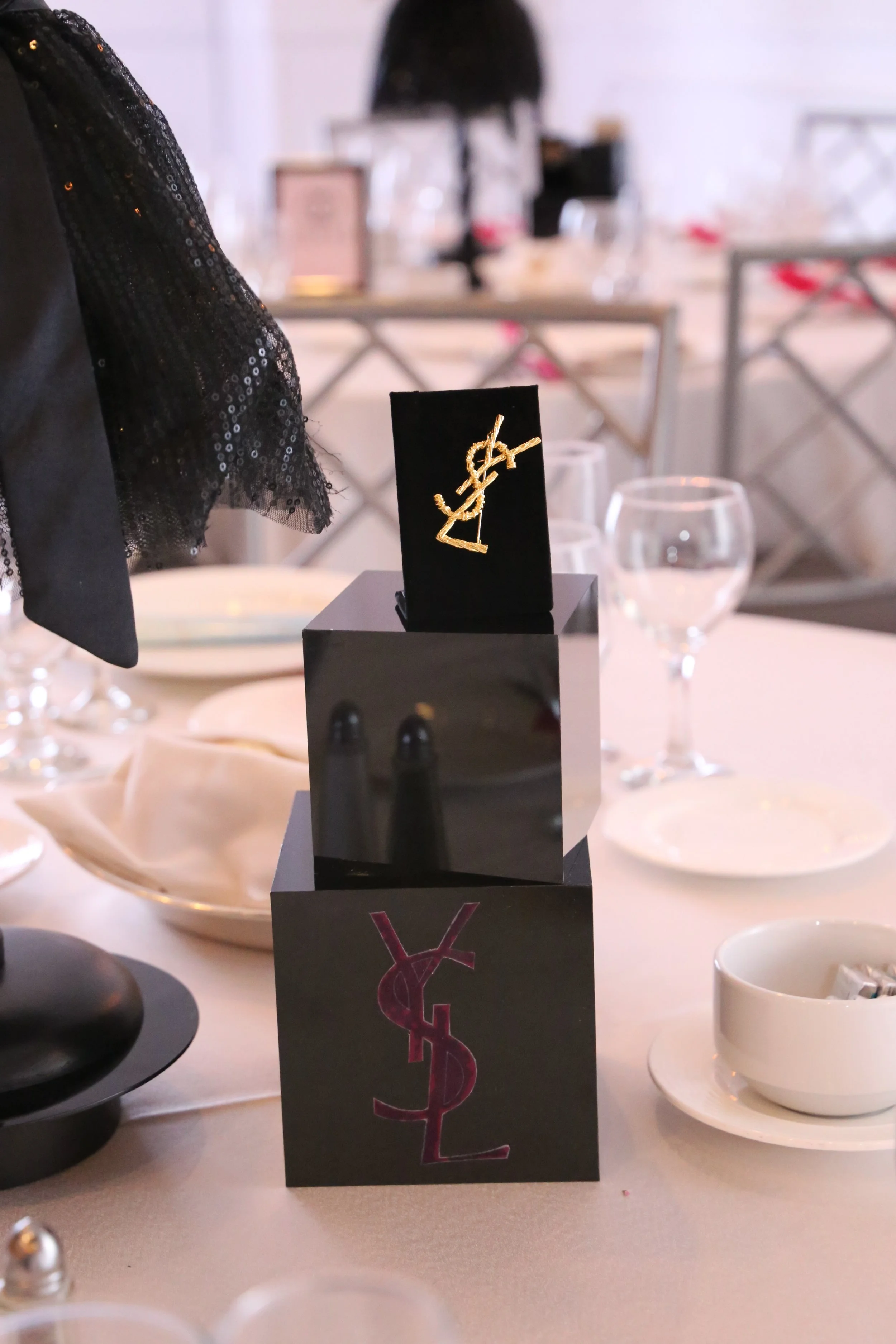 black centerpiece.JPG