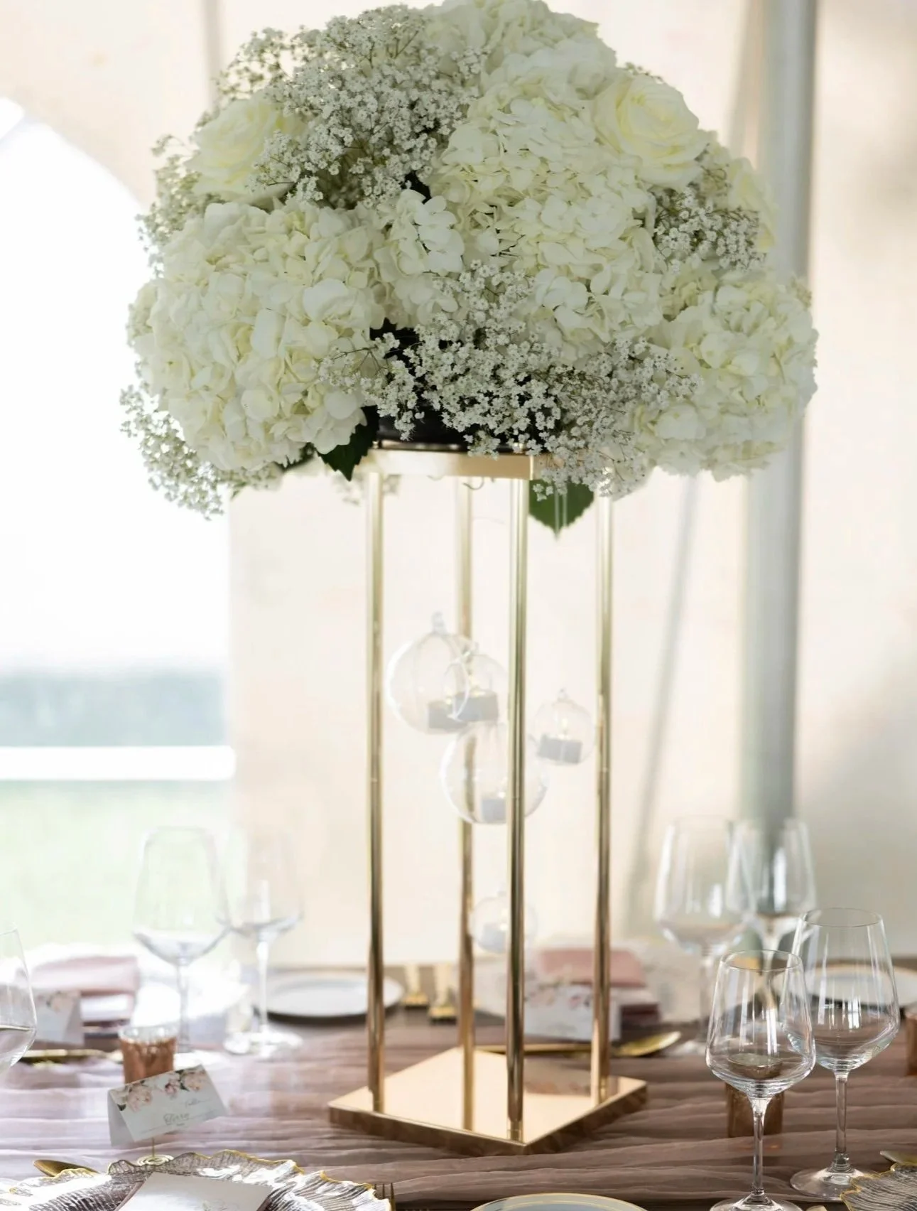 white hydrangea centerpiece